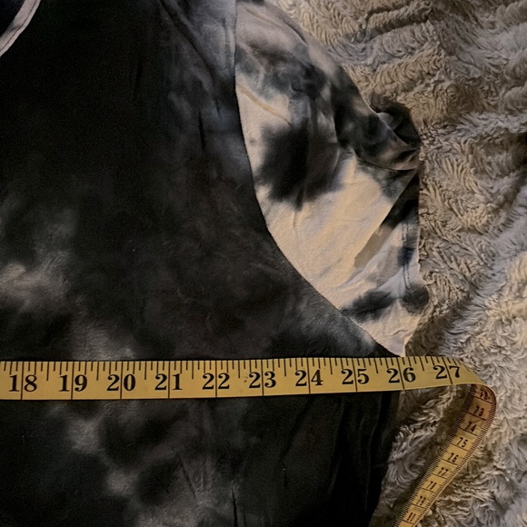 EUC Maurices 24/7 Collection Black & White Tie Dye Fitted Vneck Tshirt, Size 3x - Picture 8 of 9